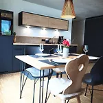 Holzer 2.0 Apartman *